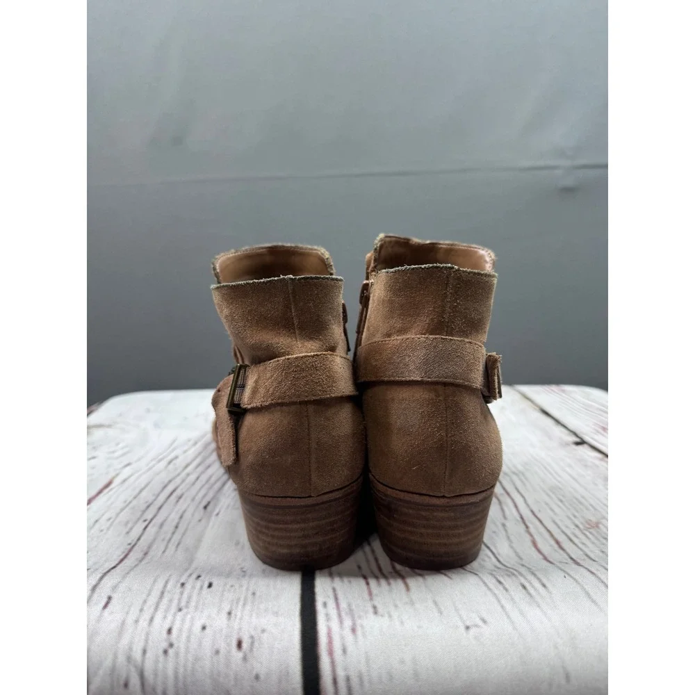 Gianni‎ Bini Tan Suede Ankle Boots Pointed Toe Buckle Detail Size 8.5M